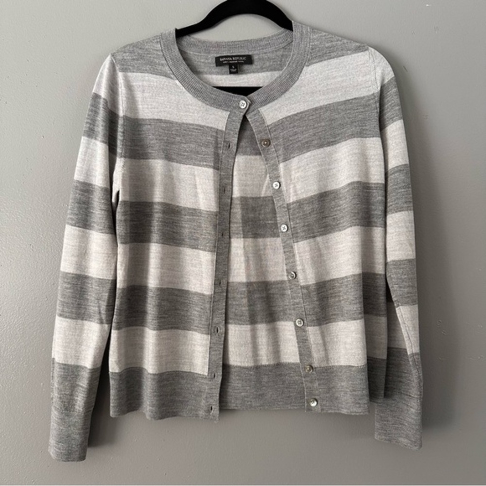 Banana Republic 100% Merino Wool Button Down Lightweight Cardigan | Light + Dark